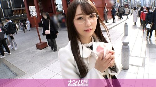朴素眼镜美少女被捡尸后潮喷，全身按摩不抵抗淫荡潮吹