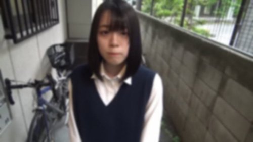 FC2-PPV-2320947: 女子高生制服で強制セックス、顔射と中出し
