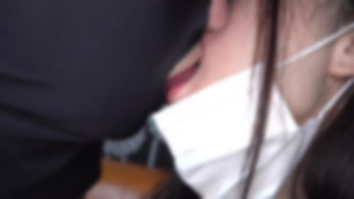 Première Éjaculation Intérieure Non Censurée avec une Étudiante de 18 Ans - Chatte Serrée Avalant le Sperme