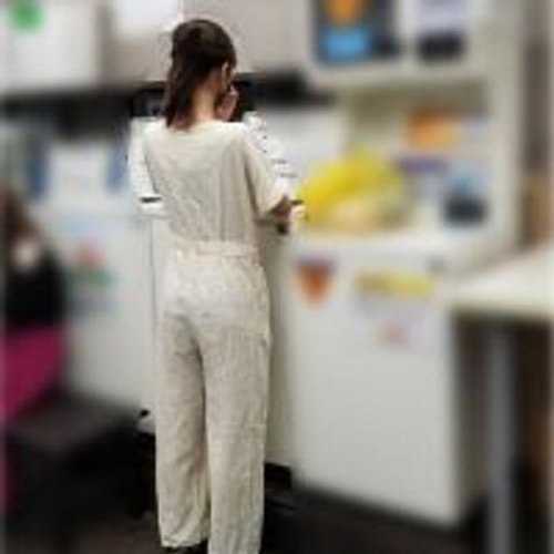 借金まみれの既婚女性がコインランドリーで捕まり中出し！ 無修正