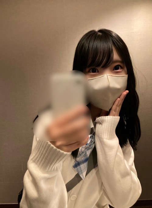 สาวงามสไตล์ซากามิจิวัย 18 ถูกยิงหน้าครั้งแรก: สาวบริสุทธิ์ถูกแท่งใหญ่ฝึก