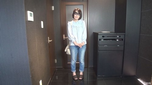 สาวชุดกีฬาชมพูยืนอมครีมพาย แบบไม่เซ็นเซอร์ FC2 ราคาพิเศษ