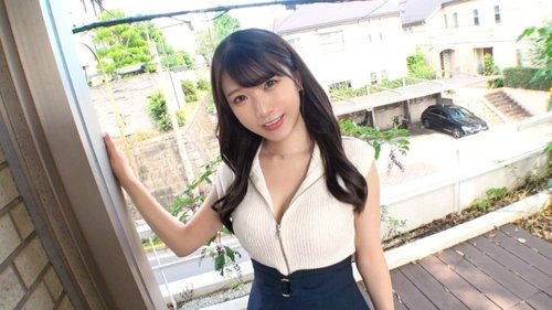 Jeune Femme Souriante Squirte Abondamment, Vidéo Uncensored Leaked